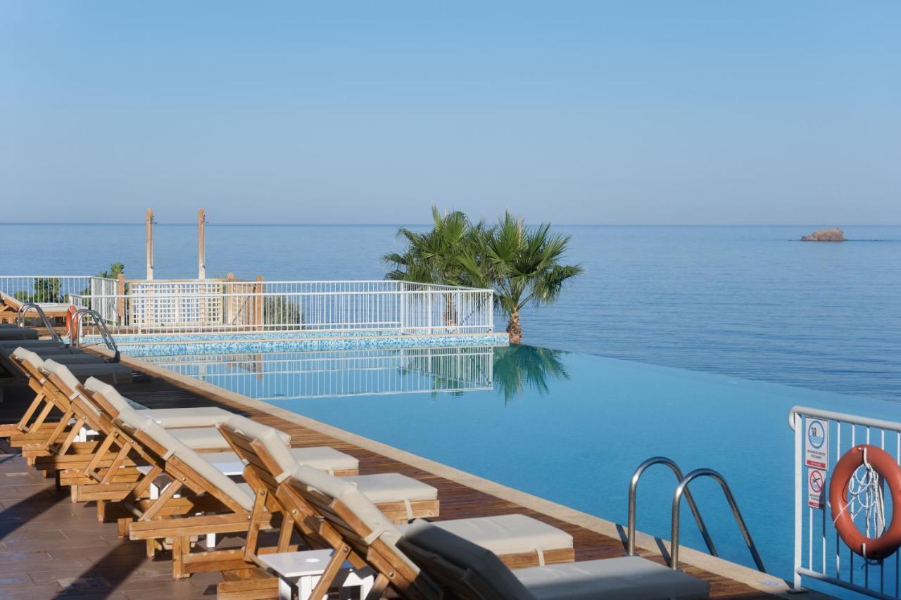 Little Bird Lesvos Aparthotel Petra  Exterior photo