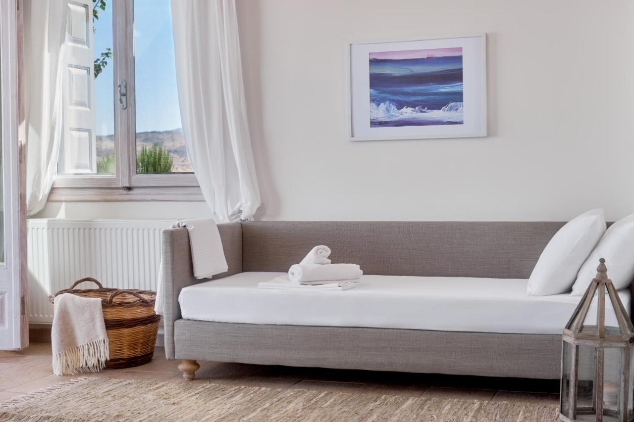 Little Bird Lesvos Aparthotel Petra  Exterior photo